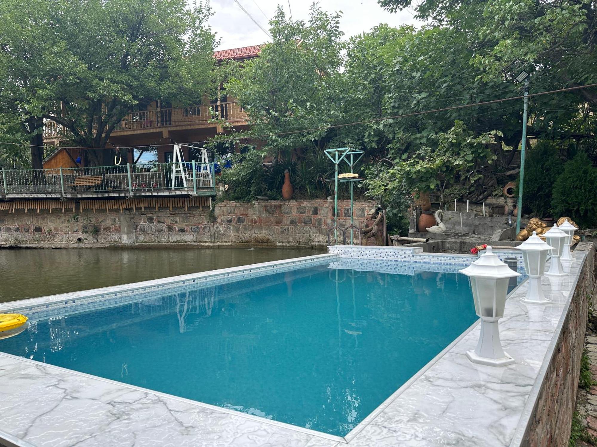 מלון טביליסי Amiran'S Lake מראה חיצוני תמונה