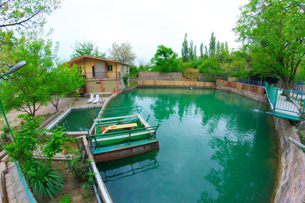 מלון טביליסי Amiran'S Lake מראה חיצוני תמונה