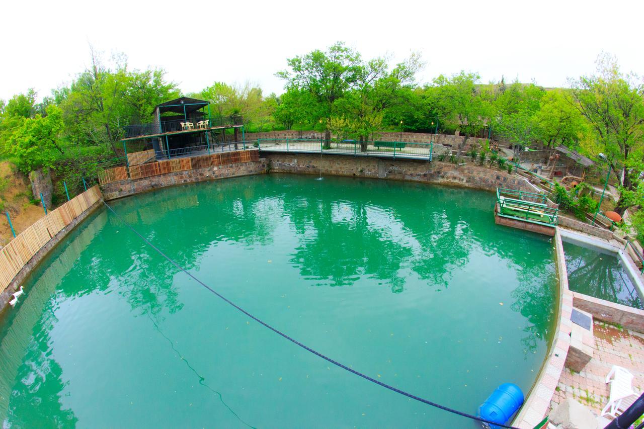 מלון טביליסי Amiran'S Lake מראה חיצוני תמונה