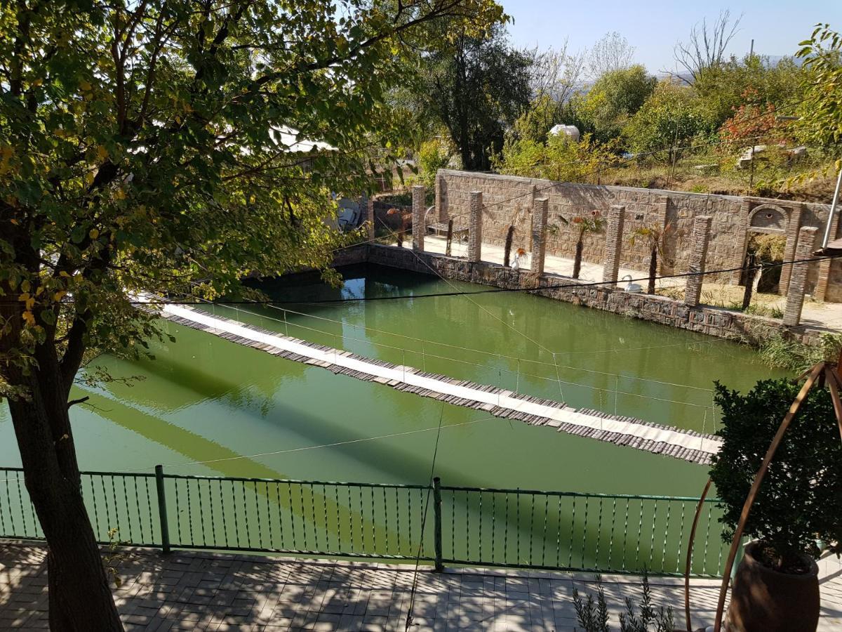 מלון טביליסי Amiran'S Lake מראה חיצוני תמונה